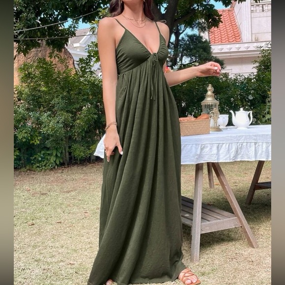Boho green knot front halter maxi dress - Picture 3 of 5